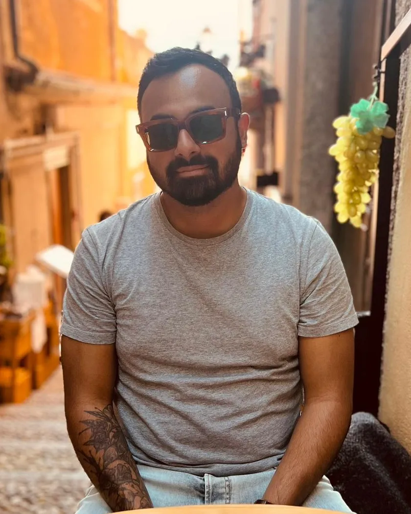 Italo Teza, in a narrow Italian side street.